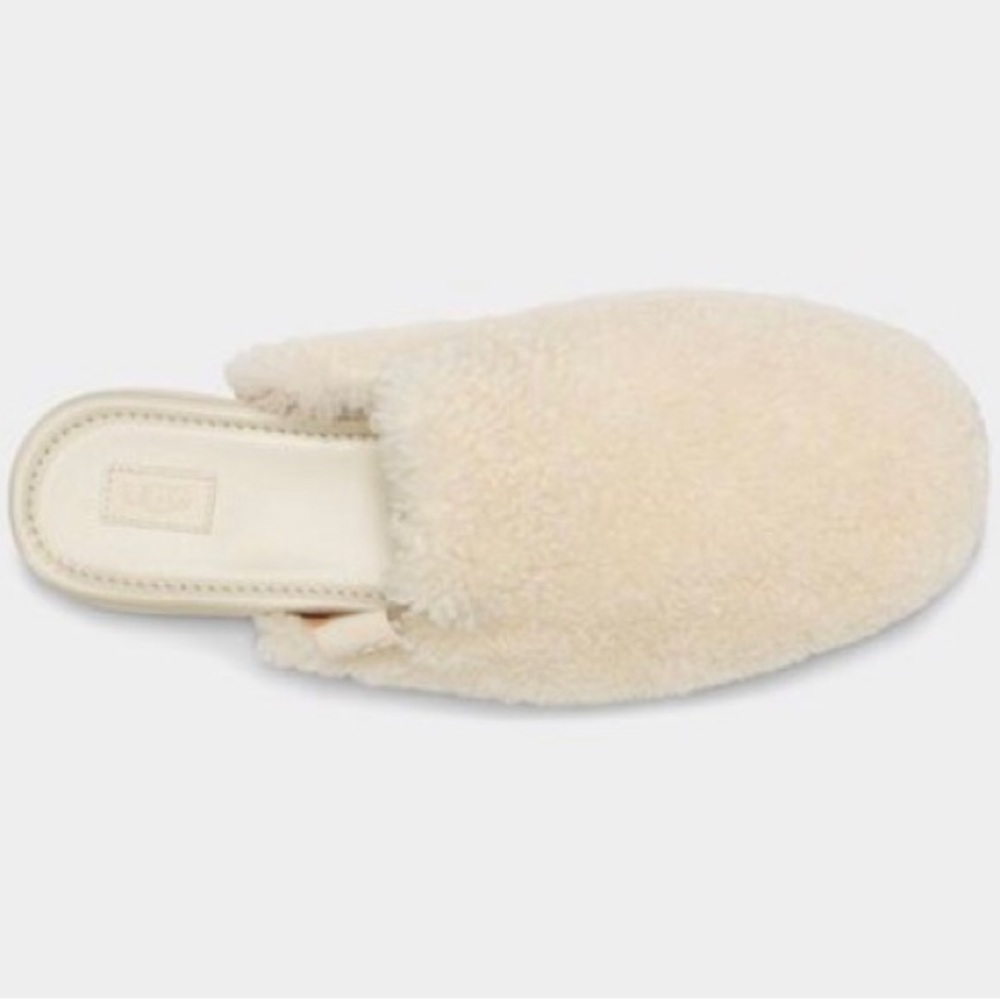 Ugg Jenaya cozy mule shoes. Size 6. Cream color. Worn once.